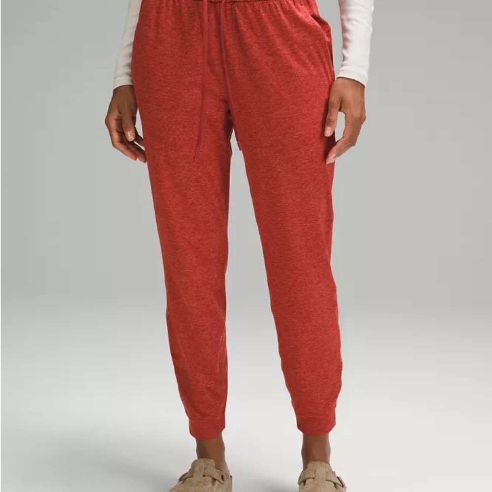 Women's Lululemon soft jersey joggers